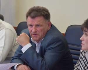 Депутаты исключили коллегу Скорого, назвавшего флаг "бандеровским", из состава комиссии 