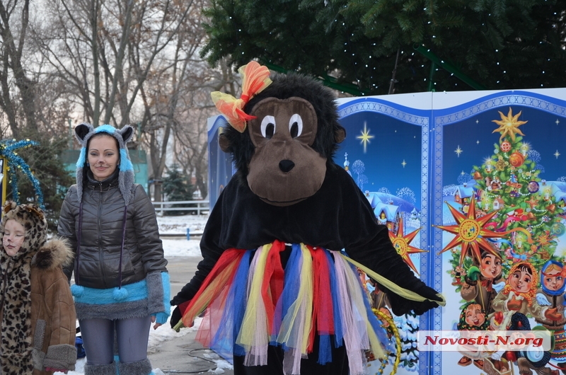  Как проходило открытие главной елки Заводского р-на города Николаева в \"Сказке\". ФОТОРЕПОРТАЖ