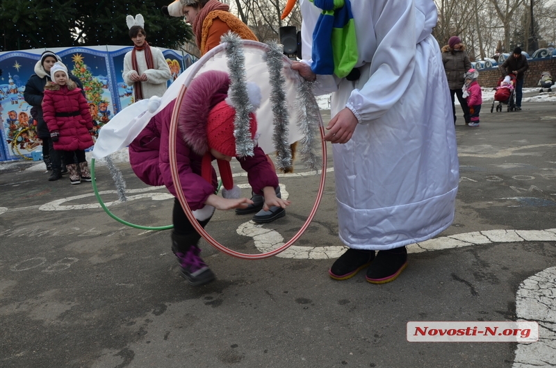  Как проходило открытие главной елки Заводского р-на города Николаева в \"Сказке\". ФОТОРЕПОРТАЖ