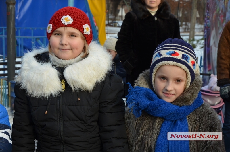  Как проходило открытие главной елки Заводского р-на города Николаева в \"Сказке\". ФОТОРЕПОРТАЖ