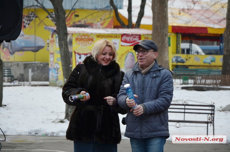  Как проходило открытие главной елки Заводского р-на города Николаева в \"Сказке\". ФОТОРЕПОРТАЖ