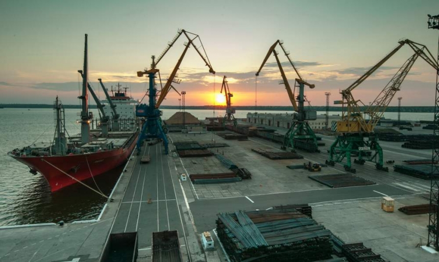 В Николаевском порту «Октябрьск» проводится ремонтное черпание впервые за девять лет