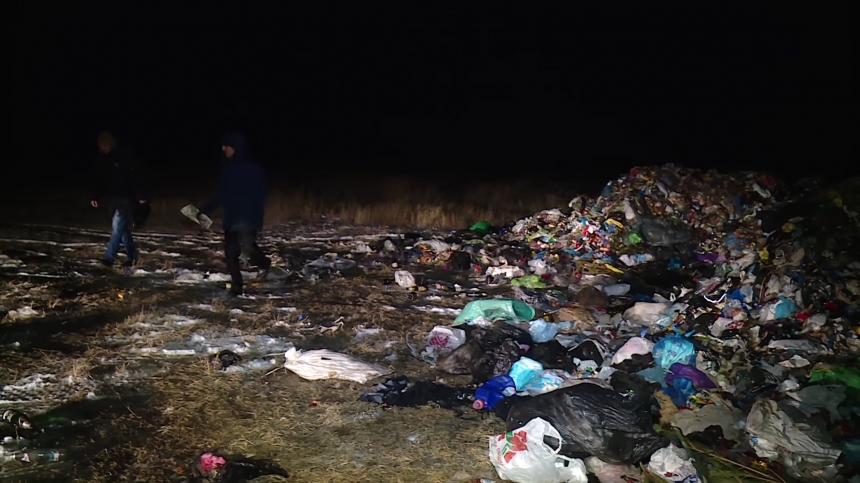 Под Запорожьем нелегально вывалили более 100 тонн львовского мусора