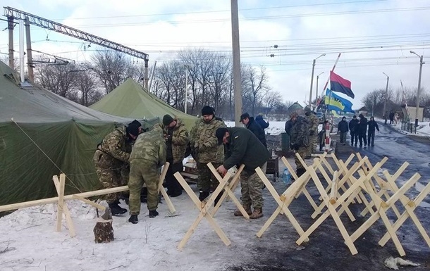 Участники торговой блокады Донбасса заблокировали направление Донецк-Мариуполь