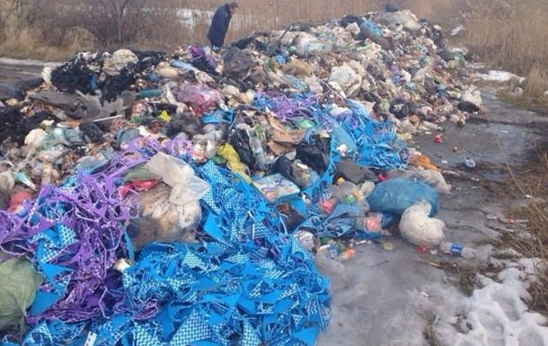 В Полтавской области суд арестовал фуры с львовским мусором