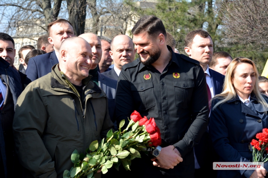 В Николаев на возложение цветов приехал нардеп Ярош