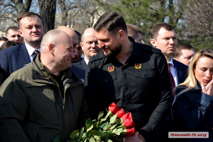 В Николаев на возложение цветов приехал нардеп Ярош