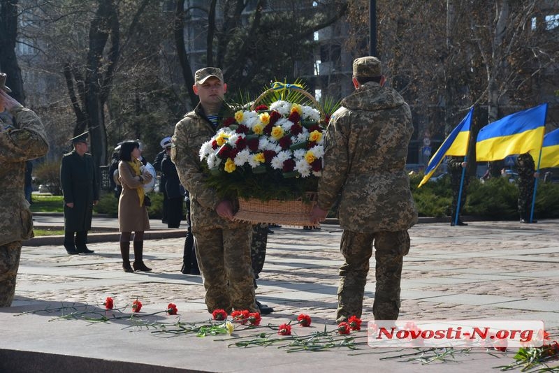 В Николаеве почтили память погибших в боях 