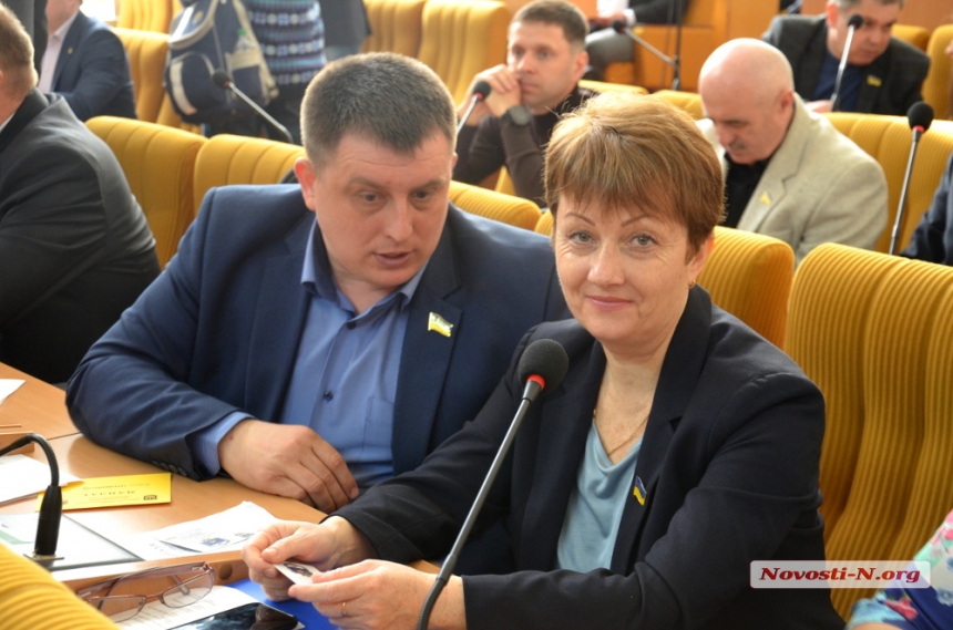 Как депутаты облсовета пошли наперекор губернатору Савченко. ФОТОРЕПОРТАЖ