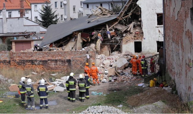 В Польше в результате взрыва обрушился жилой дом: есть погибшие