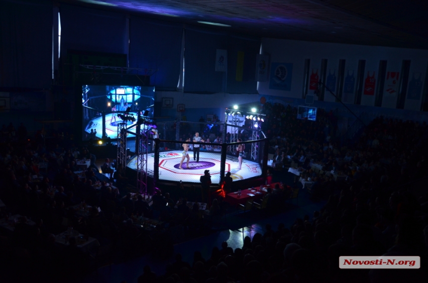 В Николаеве состоялись самые зрелищные бои по Mix Fight