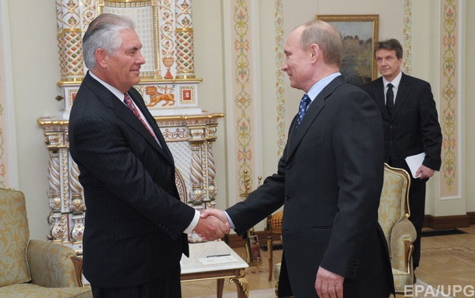 Президент России Путин встречается с госсекретарем США Тиллерсоном