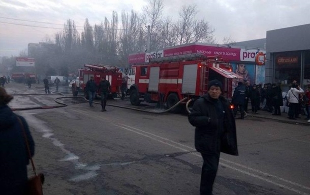 Пожар на одесском рынке потушен: сгорело 700 кв.м. павильонов