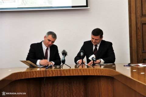 Сенкевич подписал меморандум о сотрудничестве с НГЗ, не взирая на позицию губернатора