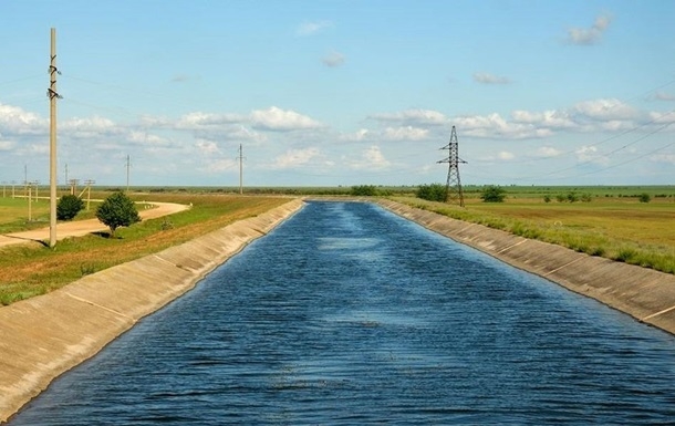 Украина построила дамбу и перекрыла воду на границе с Крымом