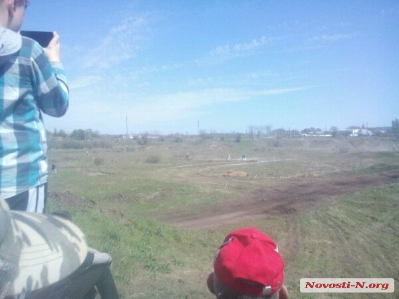 В Вознесенске проходит Всеукраинский мотокросс. ФОТО 