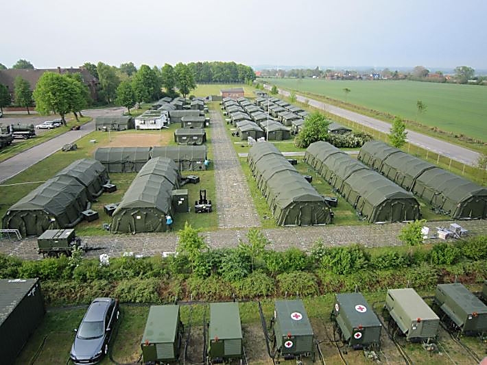 Специальные сооружения. Военный полевой лагерь РФ. Полигон Мулино Нижегородская область палаточный городок. Военный полевой лагерь армии полигон. Полевой лагерь вс РФ.