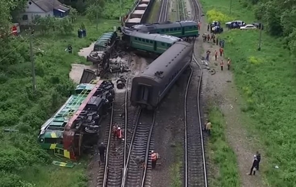 Столкновение поездов на Хмельнитчине сняли с дрона