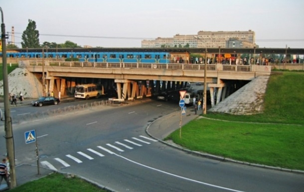 В Киевском метро погиб экстремал