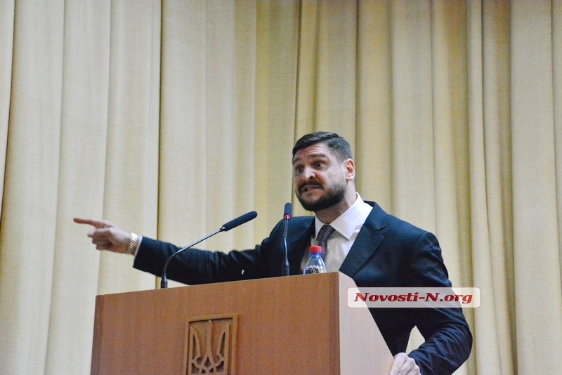 Губернатор Савченко считает виновниками драки в облсовете «оппозицию» 