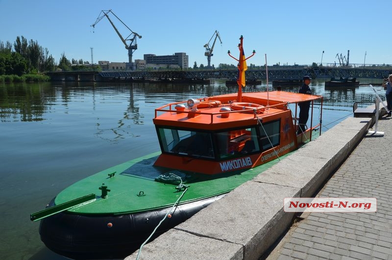 Как спасатели в Николаеве получали новую технику. Фото, видео