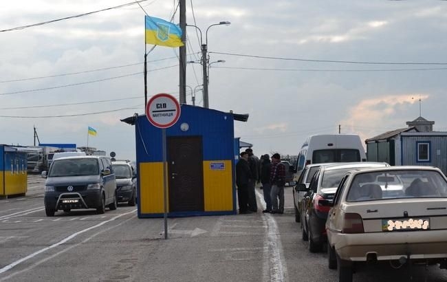 На админгранице с Крымом образовалась очередь из автомобилей