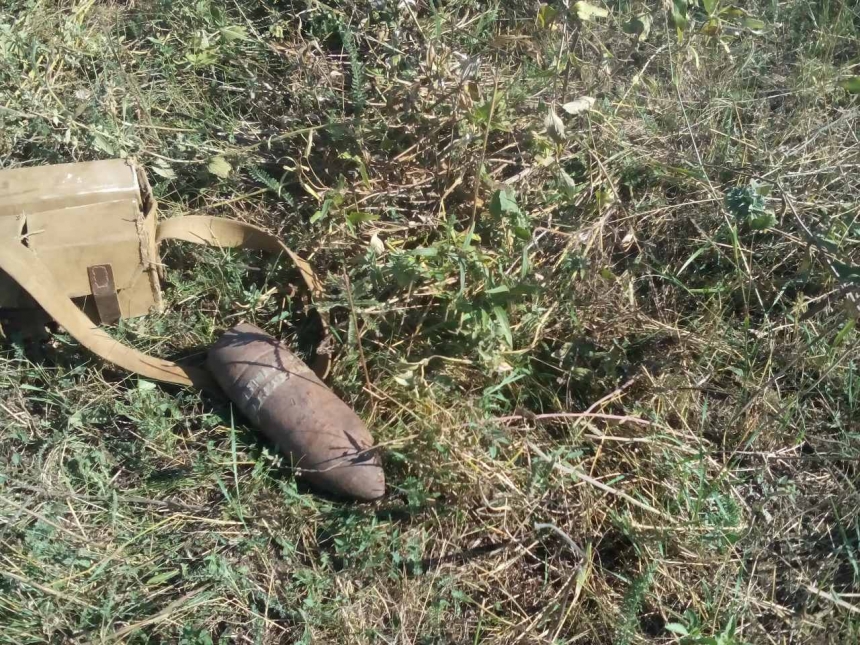 На Николаевщине мужчина нашел у себя в огороде артснаряд  