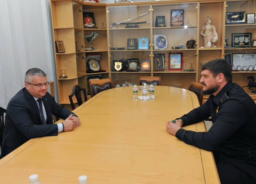 Губернатор Савченко обсудил с руководством «Укроборонпрома» дальнейшую судьбу завода им. 61 коммунара