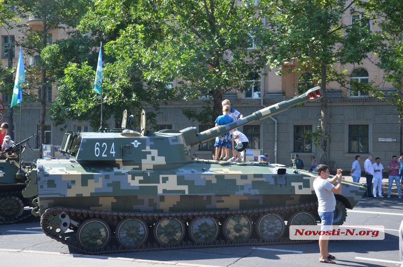 В Николаеве с размахом отмечают День ВДВ