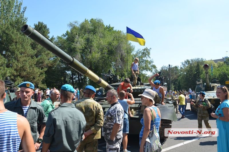 В Николаеве с размахом отмечают День ВДВ