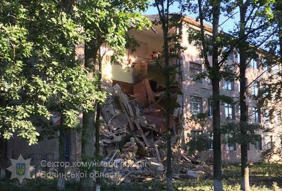 В колледже Луцкого НТУ рухнула стена: разрушены четыре этажа здания