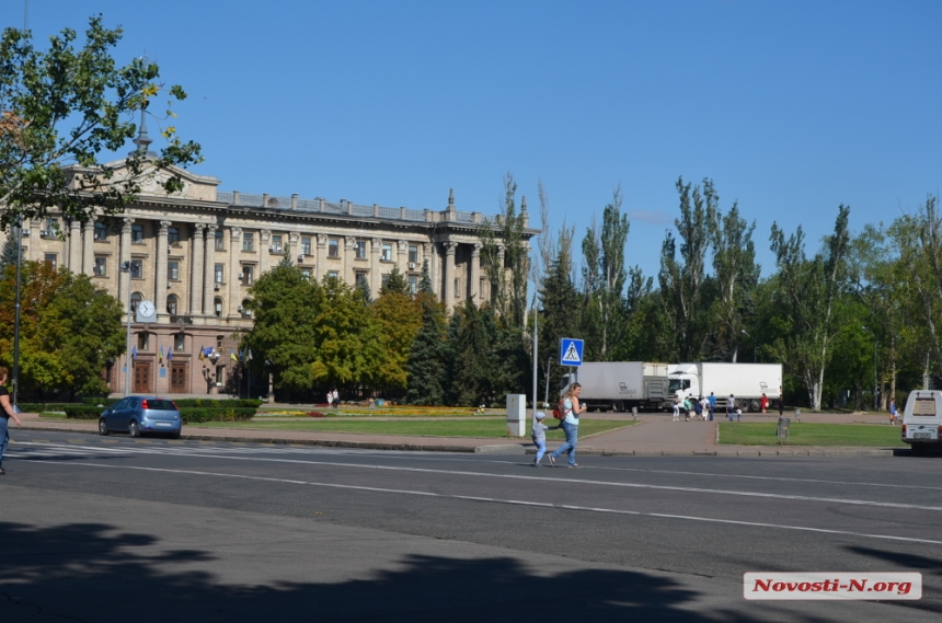 День Независимости в Николаеве: из развлечений только карта Украины из цветов и мини-ярмарка