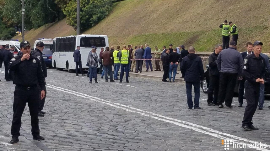 В Киеве у здания Кабмина прогремел взрыв - есть пострадавшие