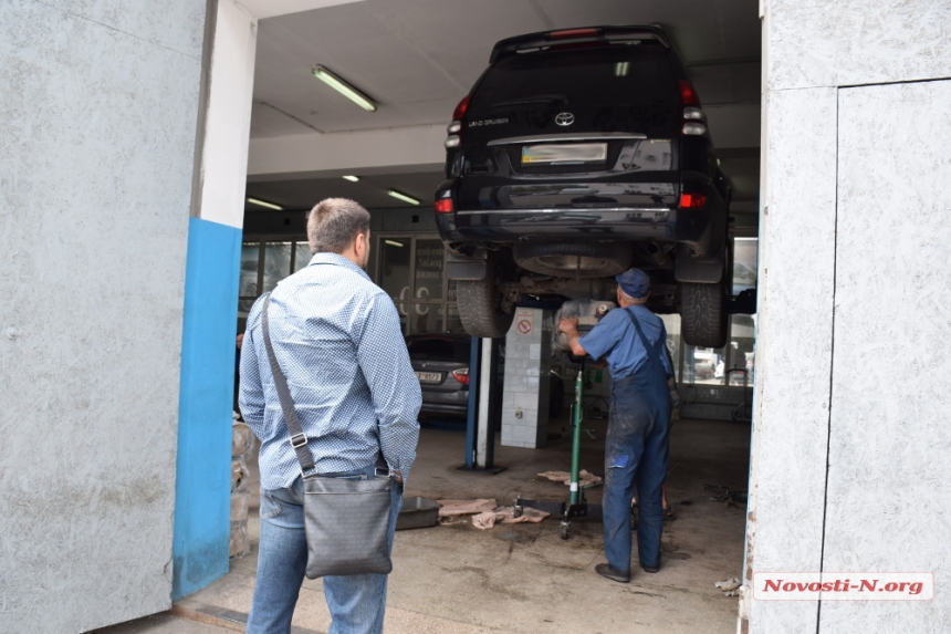 Автомобиль Жвавого согласились проверить на наличие взрывчатки только на одной СТО — в «Техноконтракте»