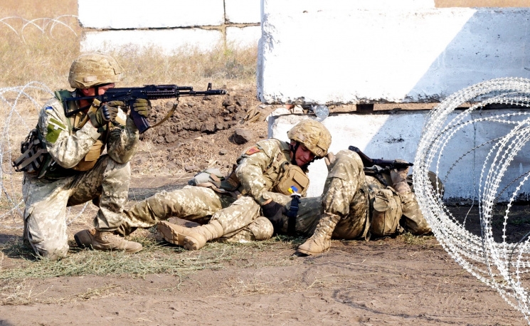 Боевики 14 раз обстреляли силы АТО, ранены двое бойцов