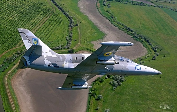 Под Хмельницком упал военный самолет: погибли два пилота