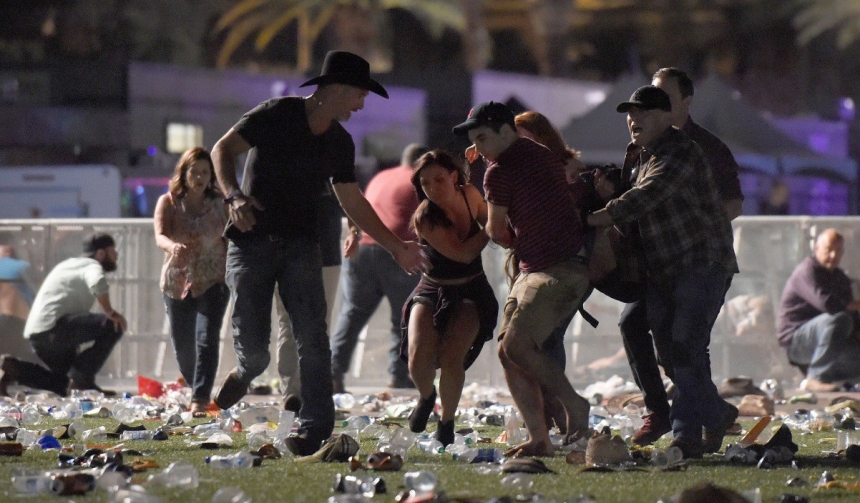Неизвестный устроил стрельбу на концерте в Лас-Вегасе, есть погибшие