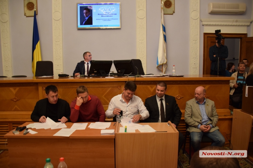 «Горсовет не будет прежним»: как депутаты объявили импичмент мэру Сенкевичу. ФОТОРЕПОРТАЖ