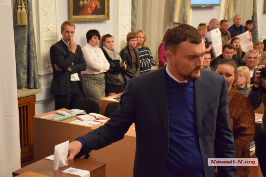 «Горсовет не будет прежним»: как депутаты объявили импичмент мэру Сенкевичу. ФОТОРЕПОРТАЖ