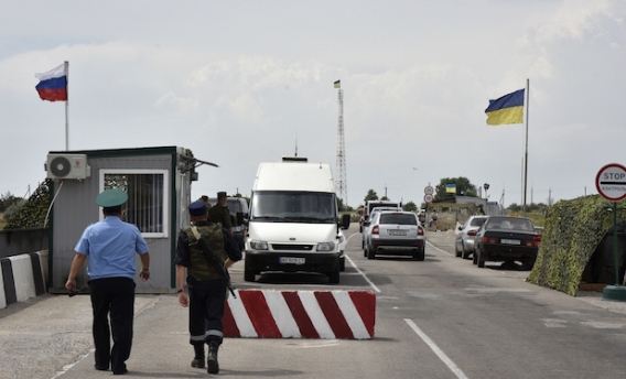 Все меньше украинцев посещают аннексированный Крым, - ГПСУ