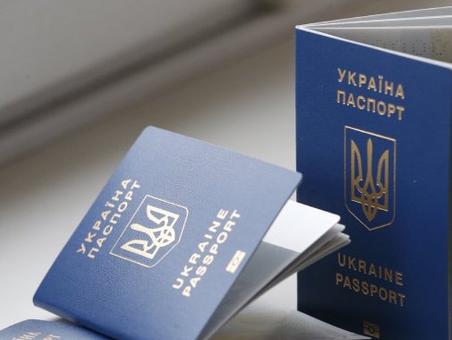 Украинцам уже выдали 5,6 млн биометрических паспортов