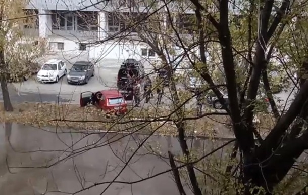 В Киеве машины залило кипятком. ВИДЕО