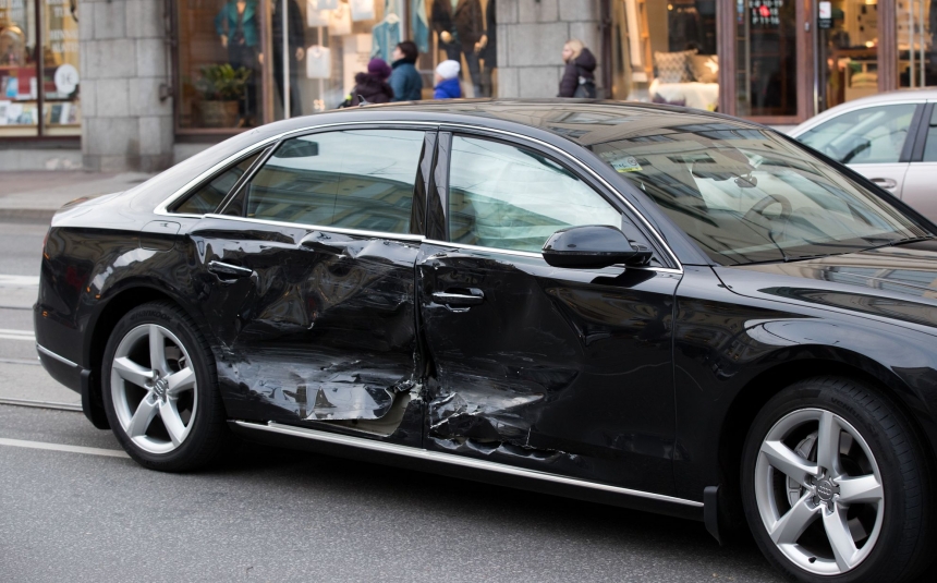 В Audi A8 с премьер-министром Эстонии врезался внедорожник Mercedes