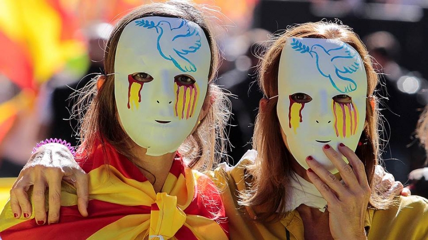 КС Испании дал Каталонии три дня на приостановку решения о независимости