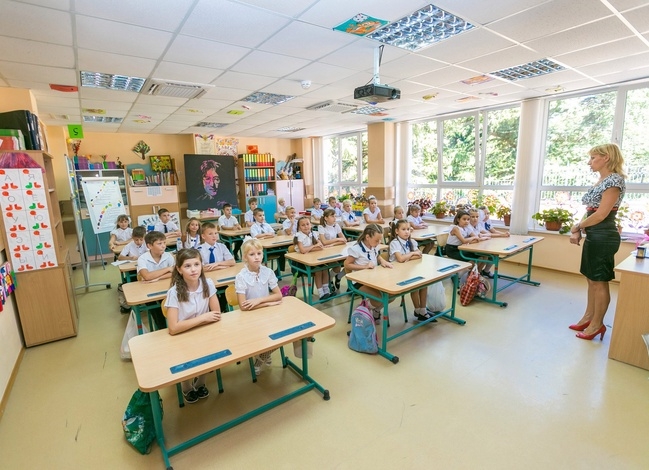 Школы Украины обязали отчитаться о взносах от родителей до 1 декабря