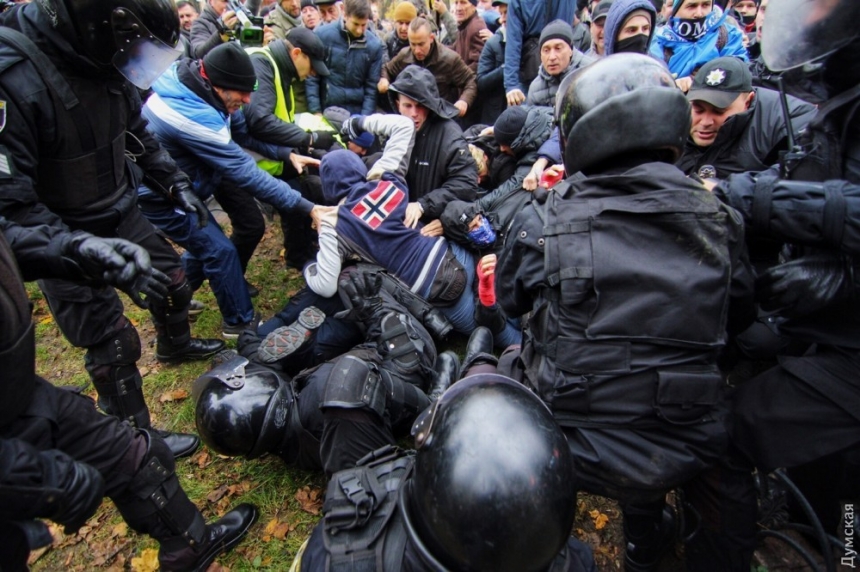 Потасовки в Одессе: травмы получили шесть полицейских. Среди активистов пострадавших нет 