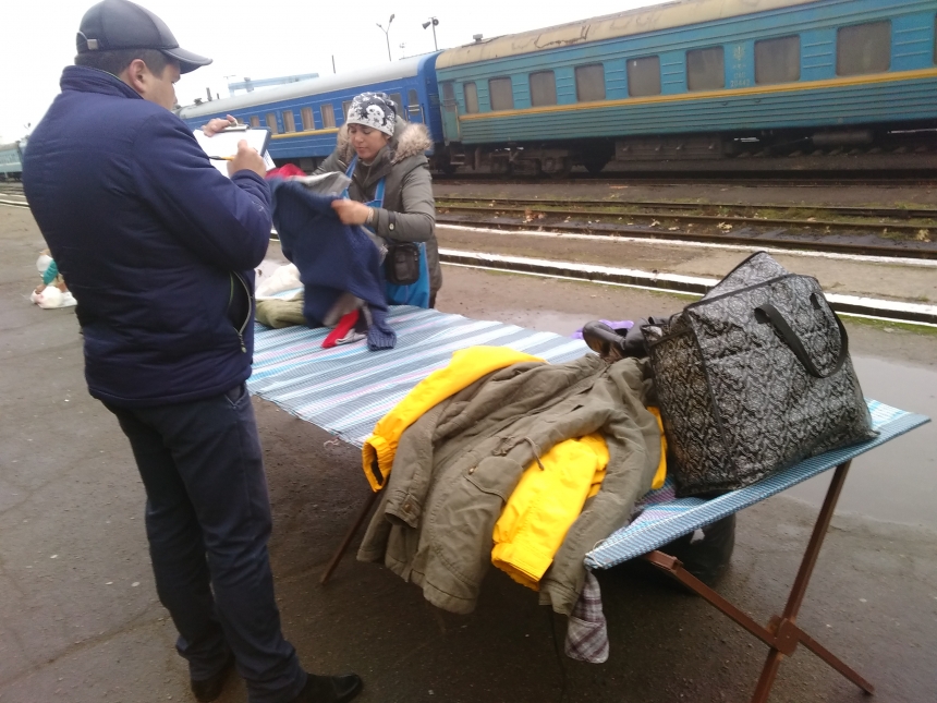 В Николаеве прошлись рейдом по стихийщикам на площади Привокзальной