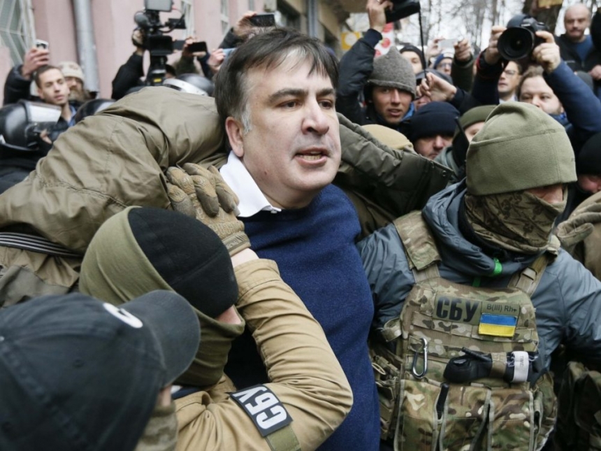 Саакашвили в окружении спецназа СБУ
