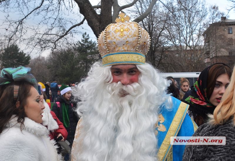 Святой Николай и ангелы: как в Николаеве открывали традиционную ёлочку