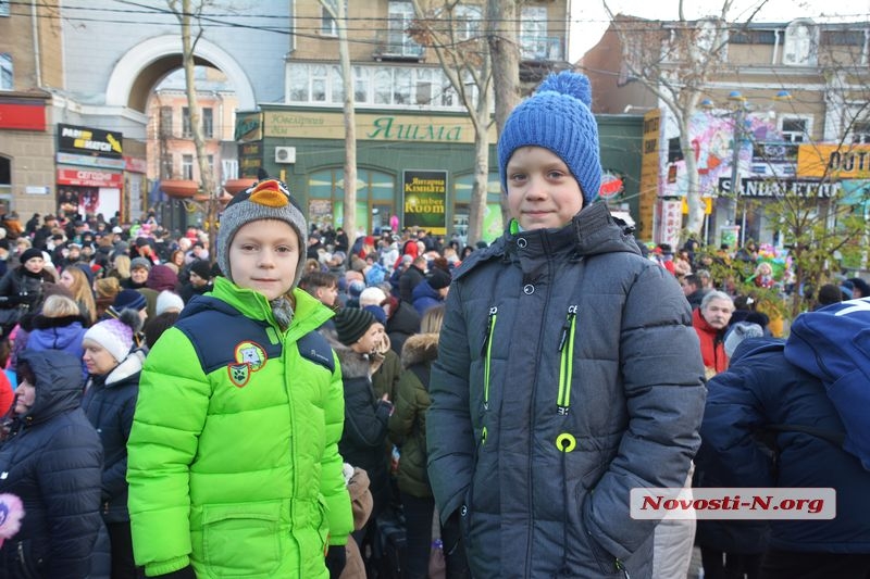 Святой Николай и ангелы: как в Николаеве открывали традиционную ёлочку